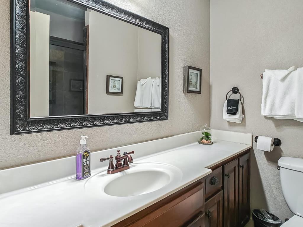 Quiet Plaza Two Bedroom 2 Bathroom Kansas City Exterior foto
