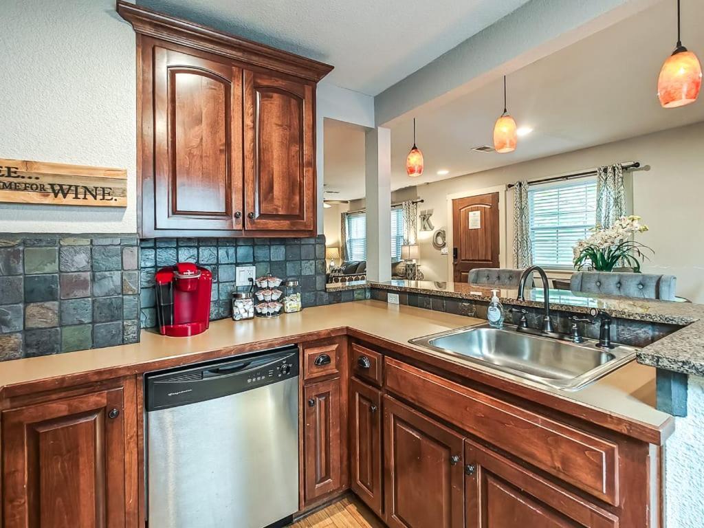 Quiet Plaza Two Bedroom 2 Bathroom Kansas City Exterior foto